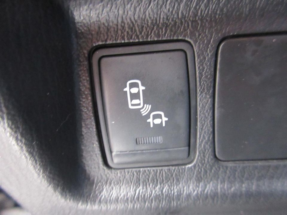 Nissan Pathfinder 2018 - Image 28